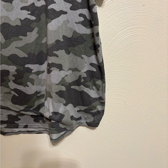 🪖 Lucky Brand Camo Print Soft Knit Tee – Size XL - Picture 6 of 7